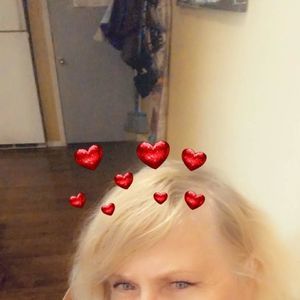 Meet your Posher, Connie